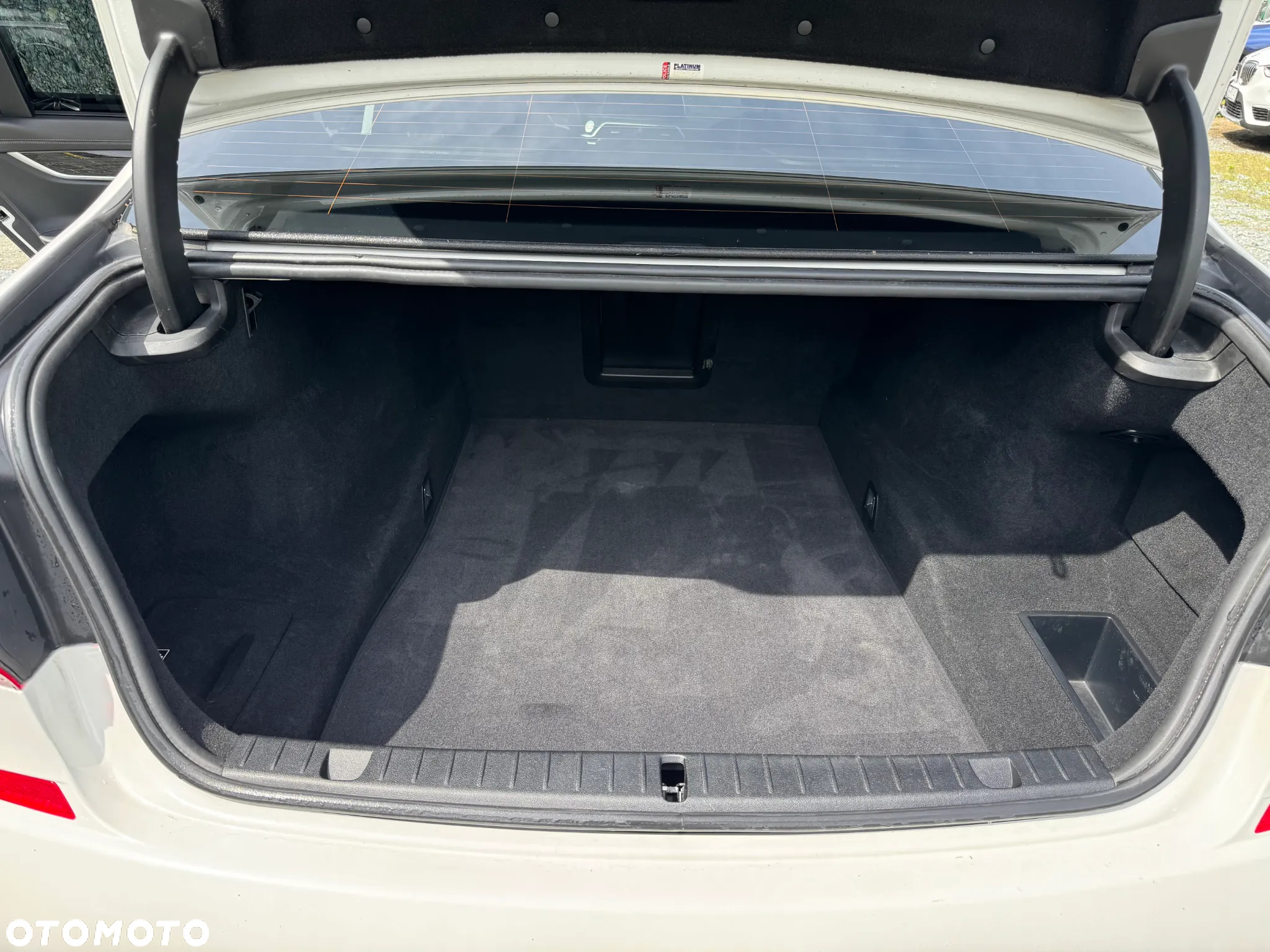 BMW Seria 7 750i xDrive - 22