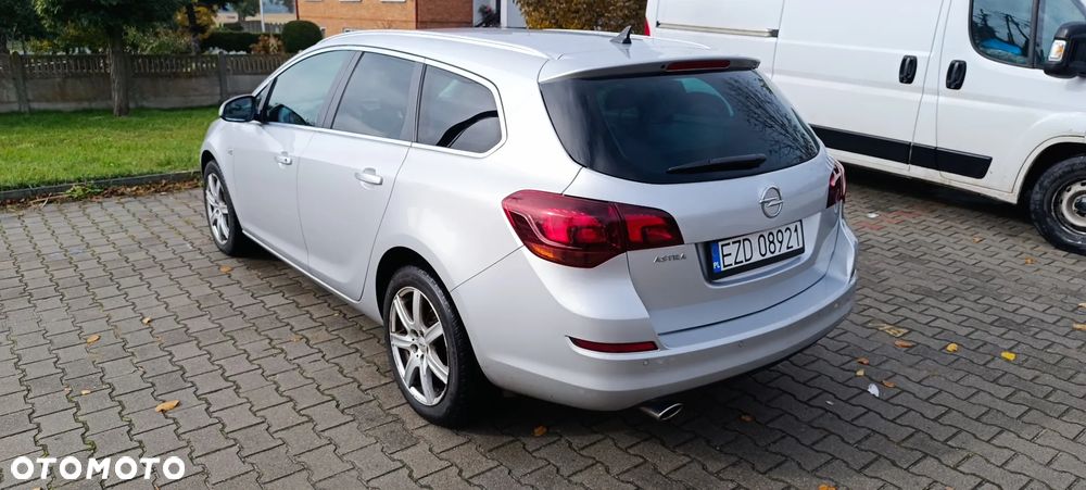 Opel Astra IV 1.4 T Cosmo - 4