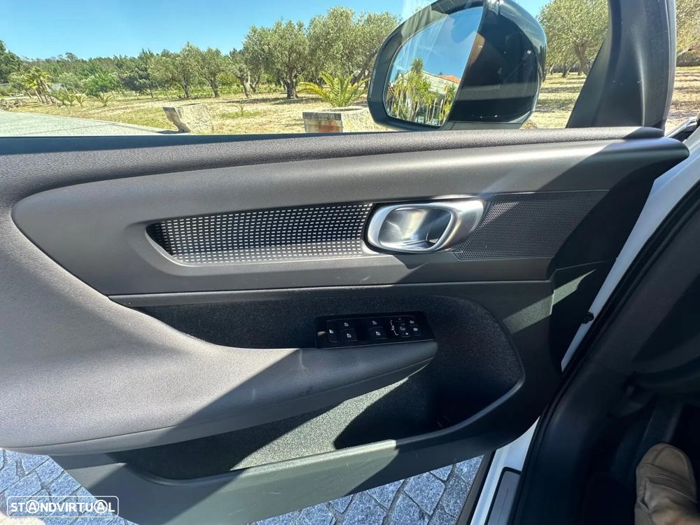 Volvo XC 40 1.5 T2 R-Design Geartronic - 25