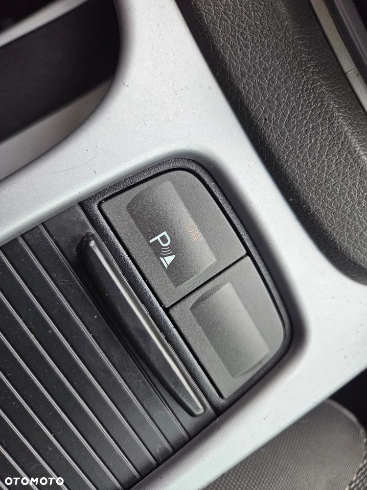 Ford Kuga - 21