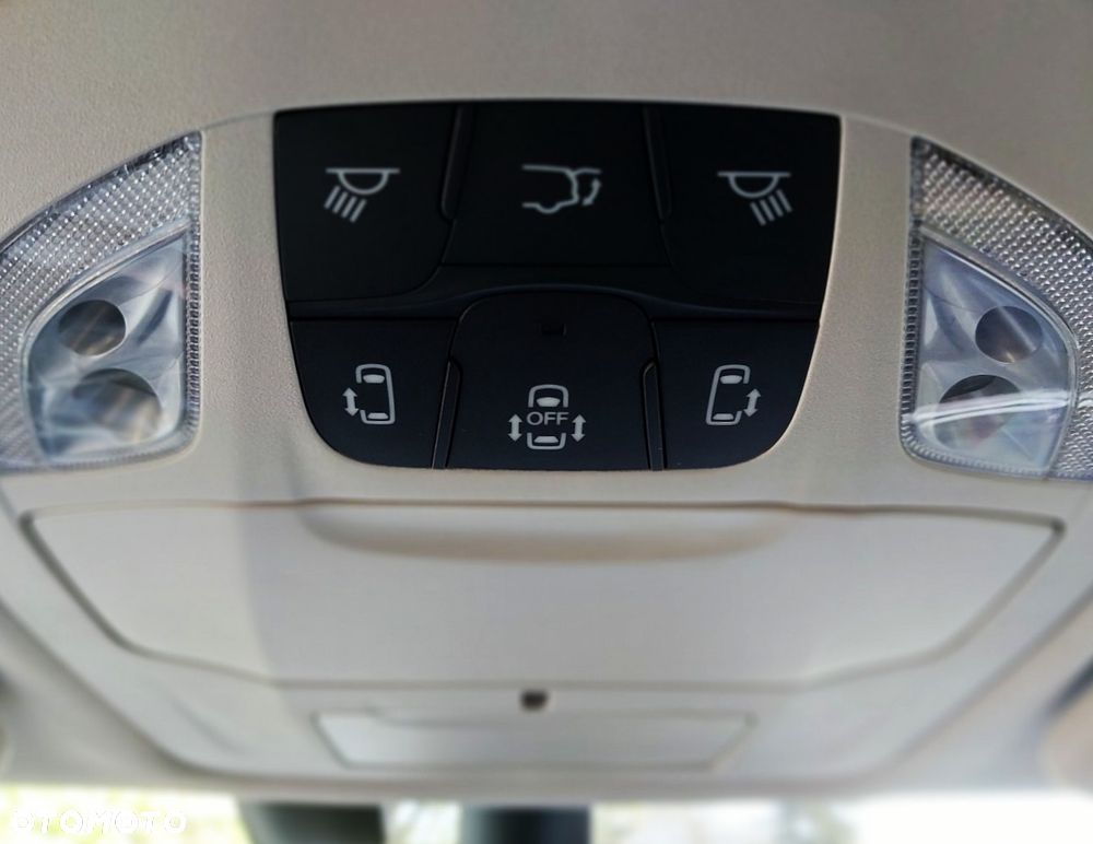 Chrysler Pacifica - 40