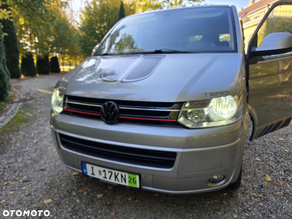 Volkswagen Multivan - 20