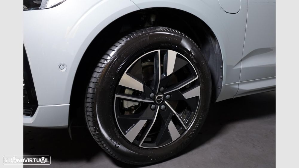 Volvo XC 60 2.0 T6 PHEV Plus Dark AWD - 7