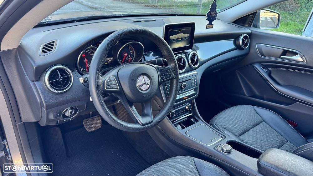 Mercedes-Benz CLA 200 Shooting Brake d 7G-DCT Urban - 15
