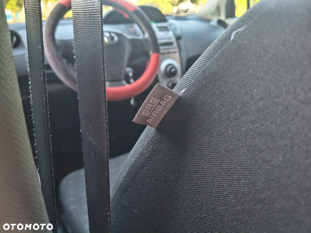 Toyota Yaris 1.0 VVT-i Team - 26