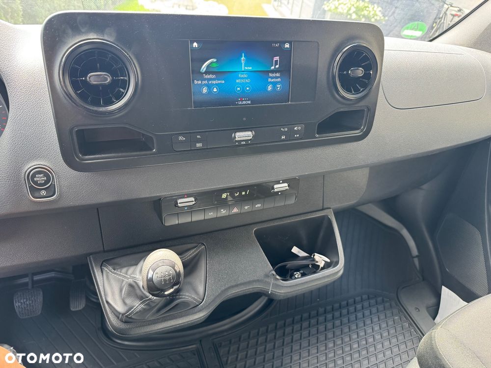 Mercedes-Benz SPRINTER 211 - 32