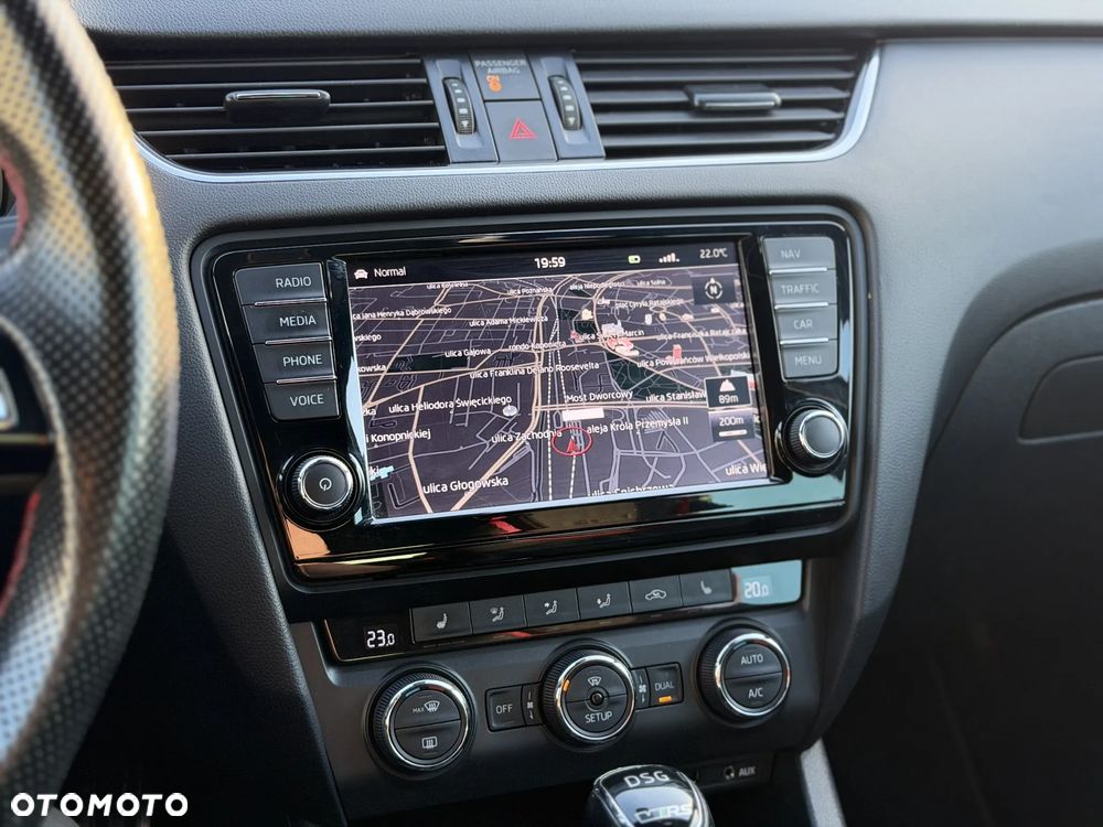 Skoda Octavia 2.0 TDI DSG RS - 23