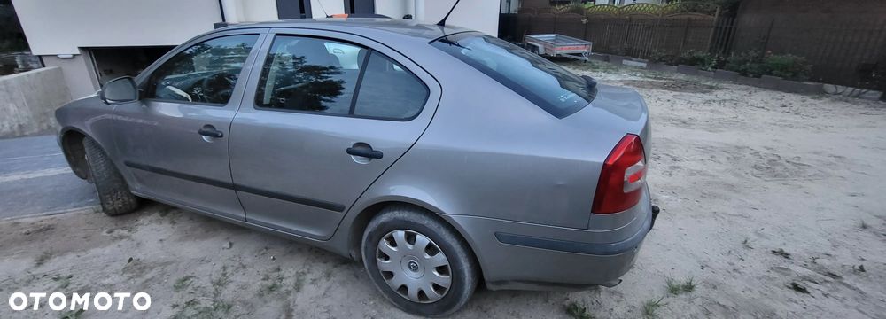 Skoda Octavia 1.6 Tour - 13