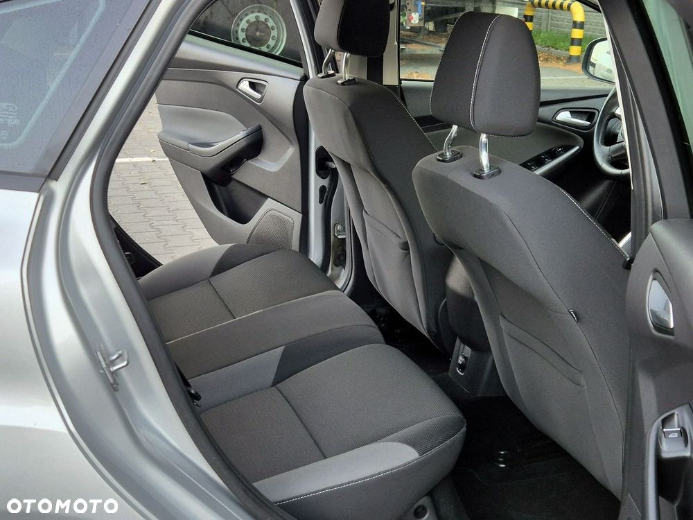 Ford Focus 1.6 Titanium - 30