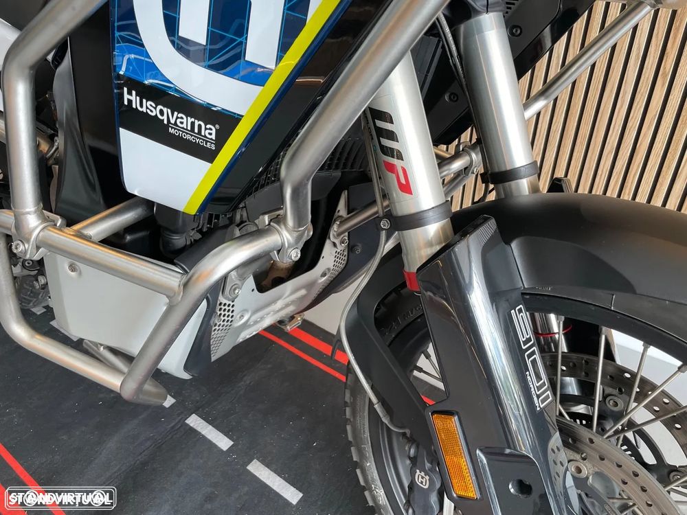 Husqvarna Norden 901 Expedition - 15