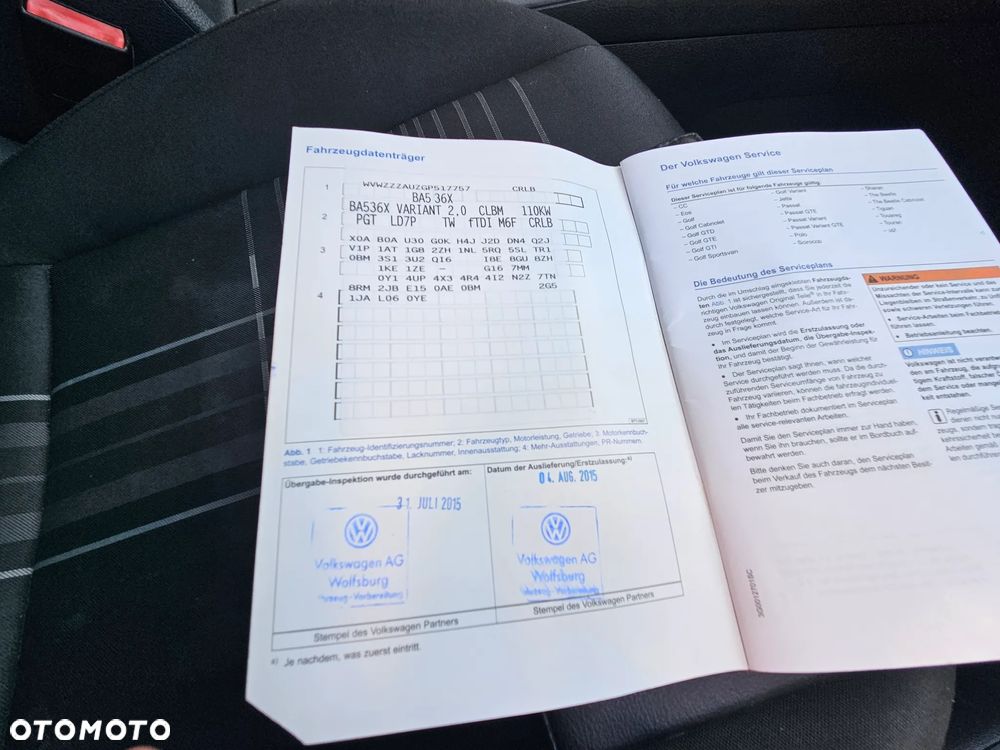 Volkswagen Golf 2.0 TDI BlueMotion Technology Lounge - 29