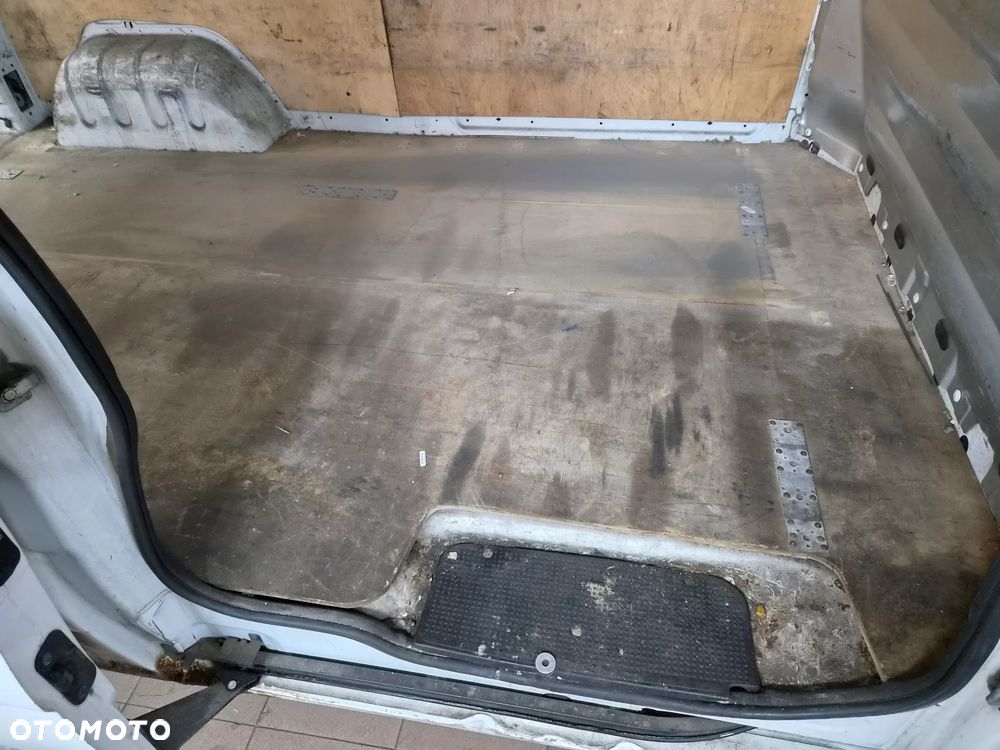 WYBITKA PODŁOGA PAKI L2 LONG TRAFIC VIVARO 01-14r. - 2