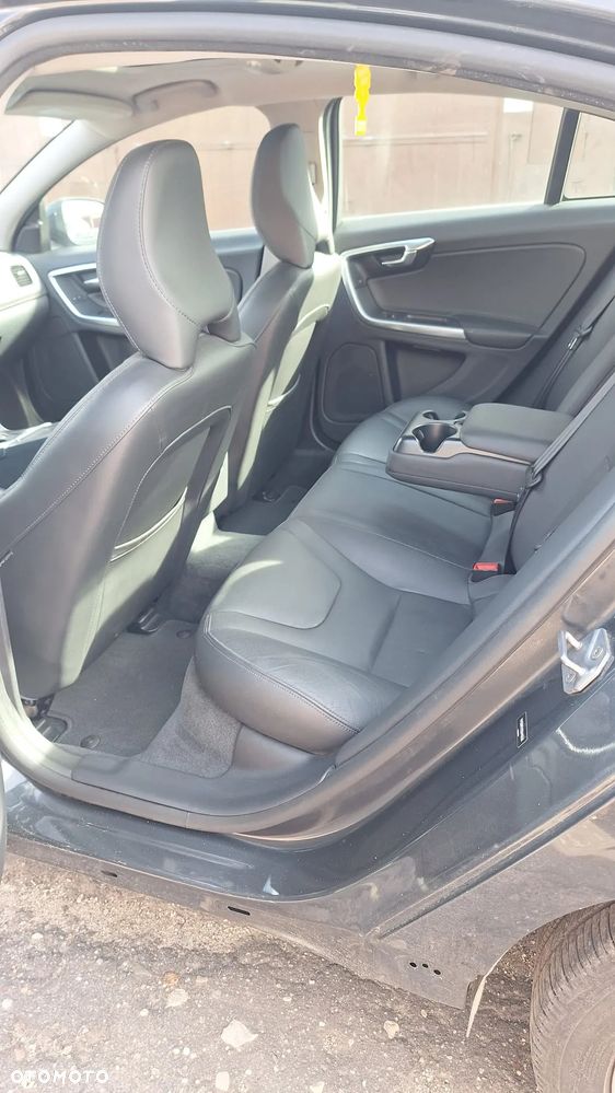 Volvo S60 T5 Momentum - 7