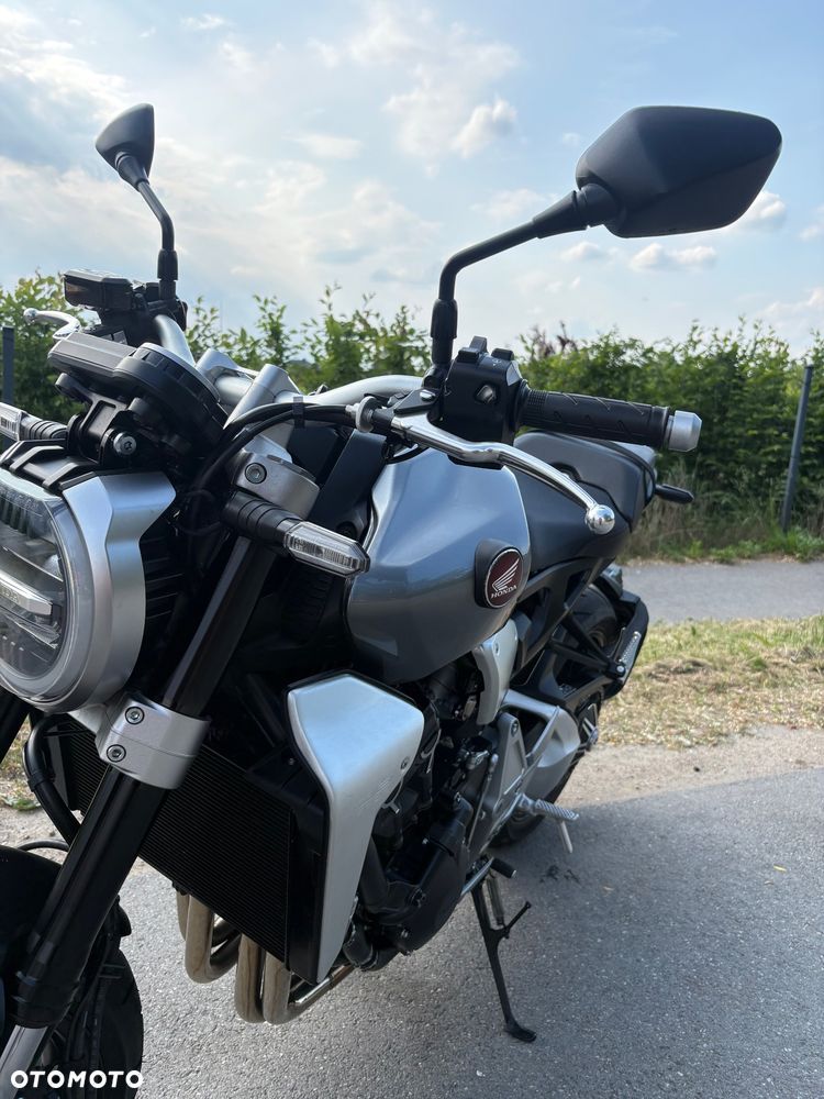 Honda CB - 23