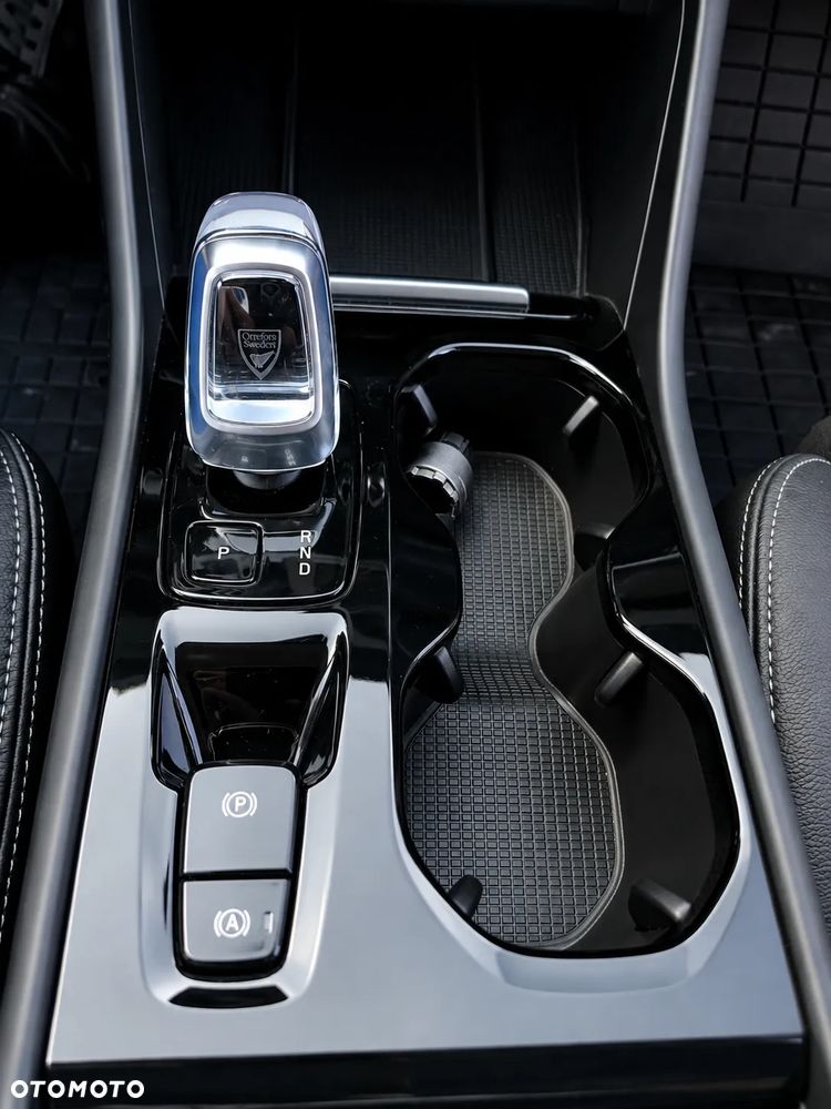 Volvo XC 40 B5 AWD Ultimate Dark - 27