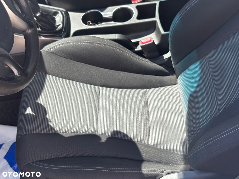 Hyundai i30 1.6 Premium - 13