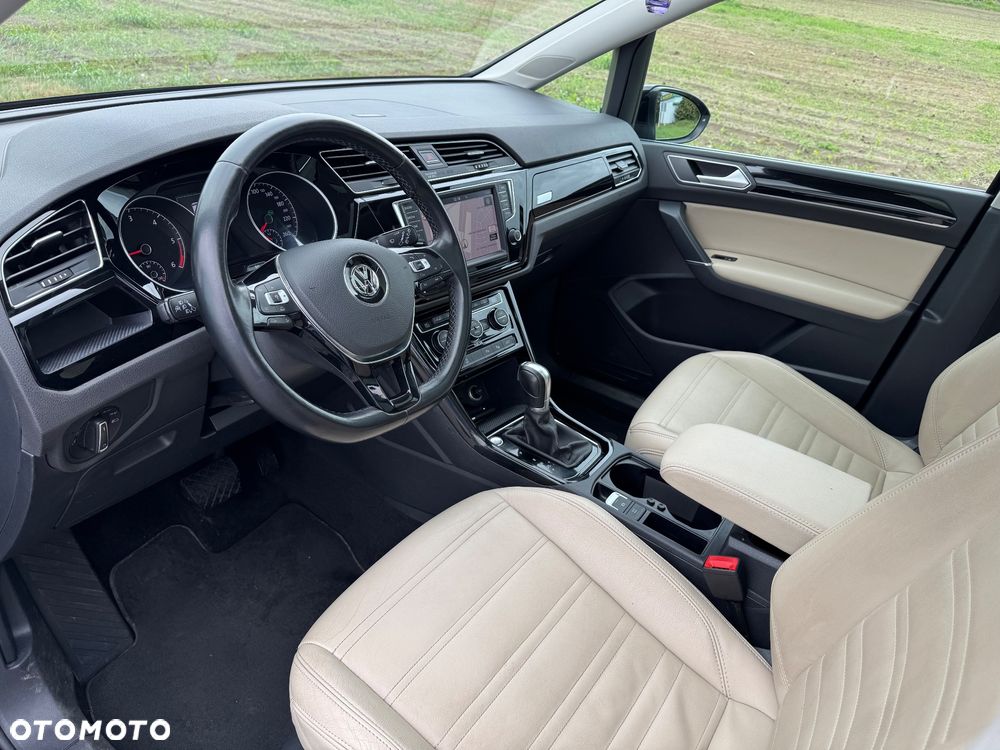 Volkswagen Touran 2.0 TDI SCR DSG Highline - 16