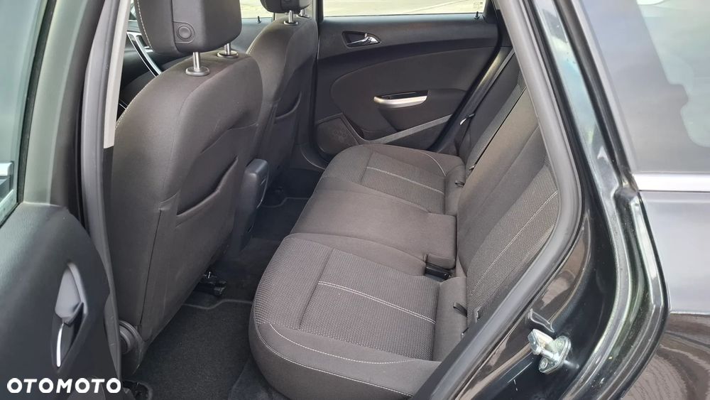 Opel Astra 1.6 Turbo 150 Jahre - 13