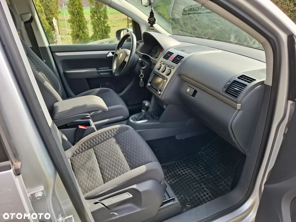 Volkswagen Touran - 3