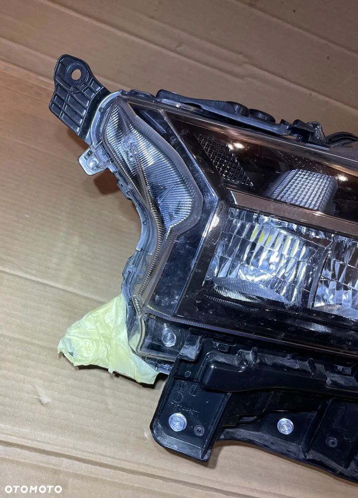 Lampa LED lewy przód Suzuki SX4 S-Cross 2022r OE uszkodzona - 3
