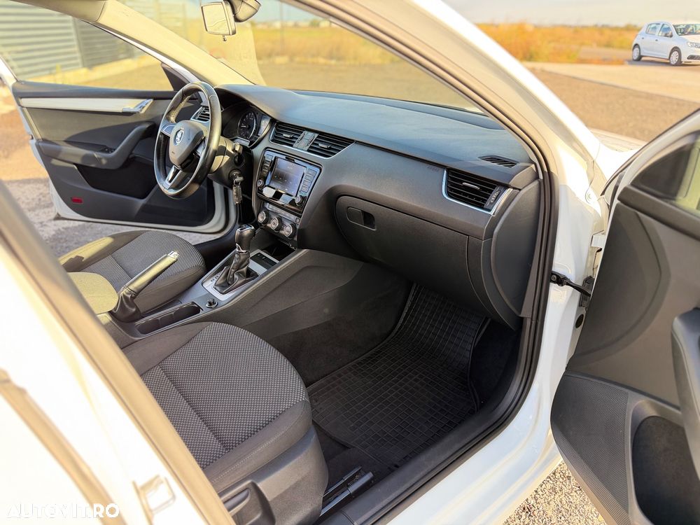 Skoda Octavia 2.0 TDI (Green tec) DSG Ambition - 5