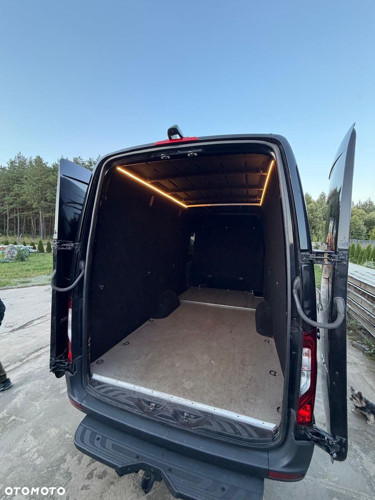 Mercedes-Benz Sprinter - 6