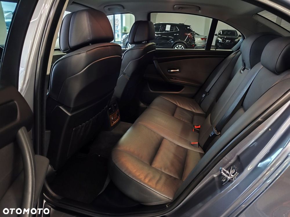 BMW Seria 5 525i Edition Exclusive - 8