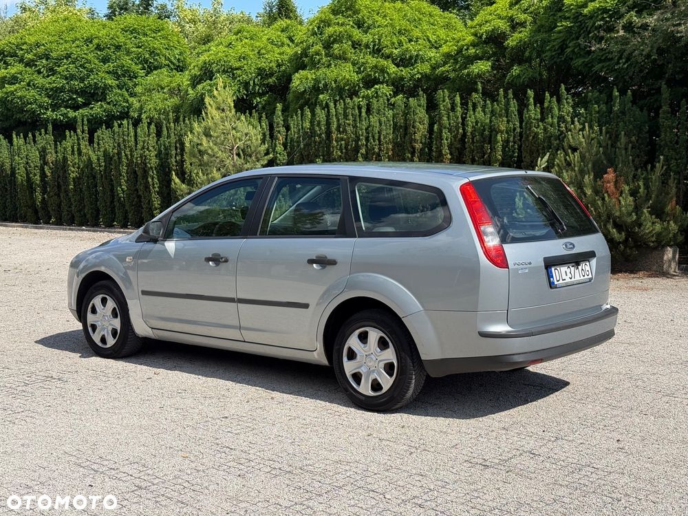 Ford Focus 1.6 Trend - 4