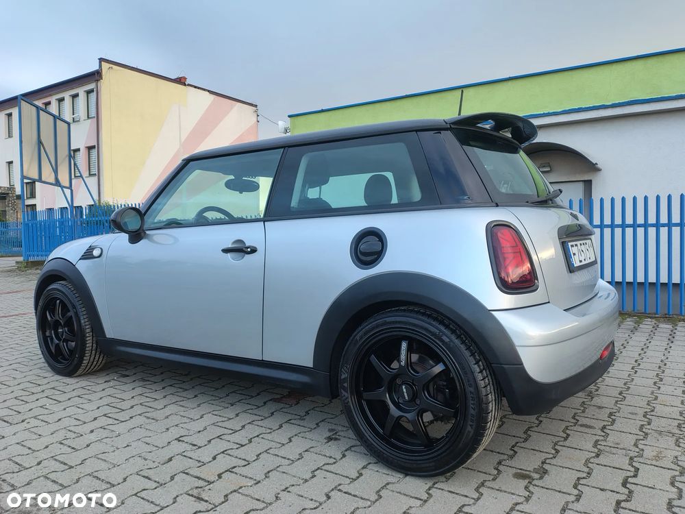 MINI Cooper Standard - 2
