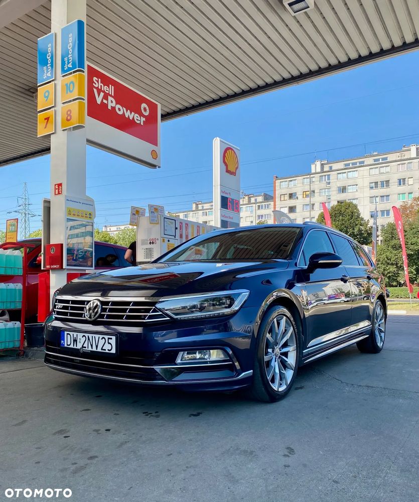 Volkswagen Passat - 1