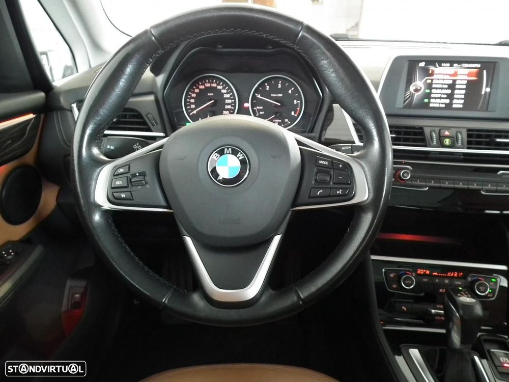 BMW 216 Active Tourer d Line Luxury Auto - 32
