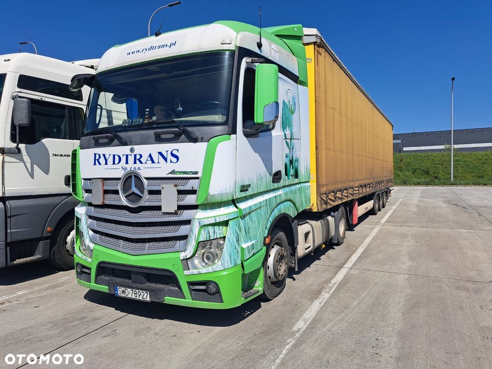 Mercedes-Benz Actros - 14