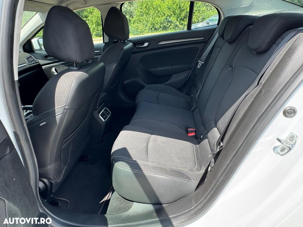 Renault Megane TCe 140 GPF Zen - 16