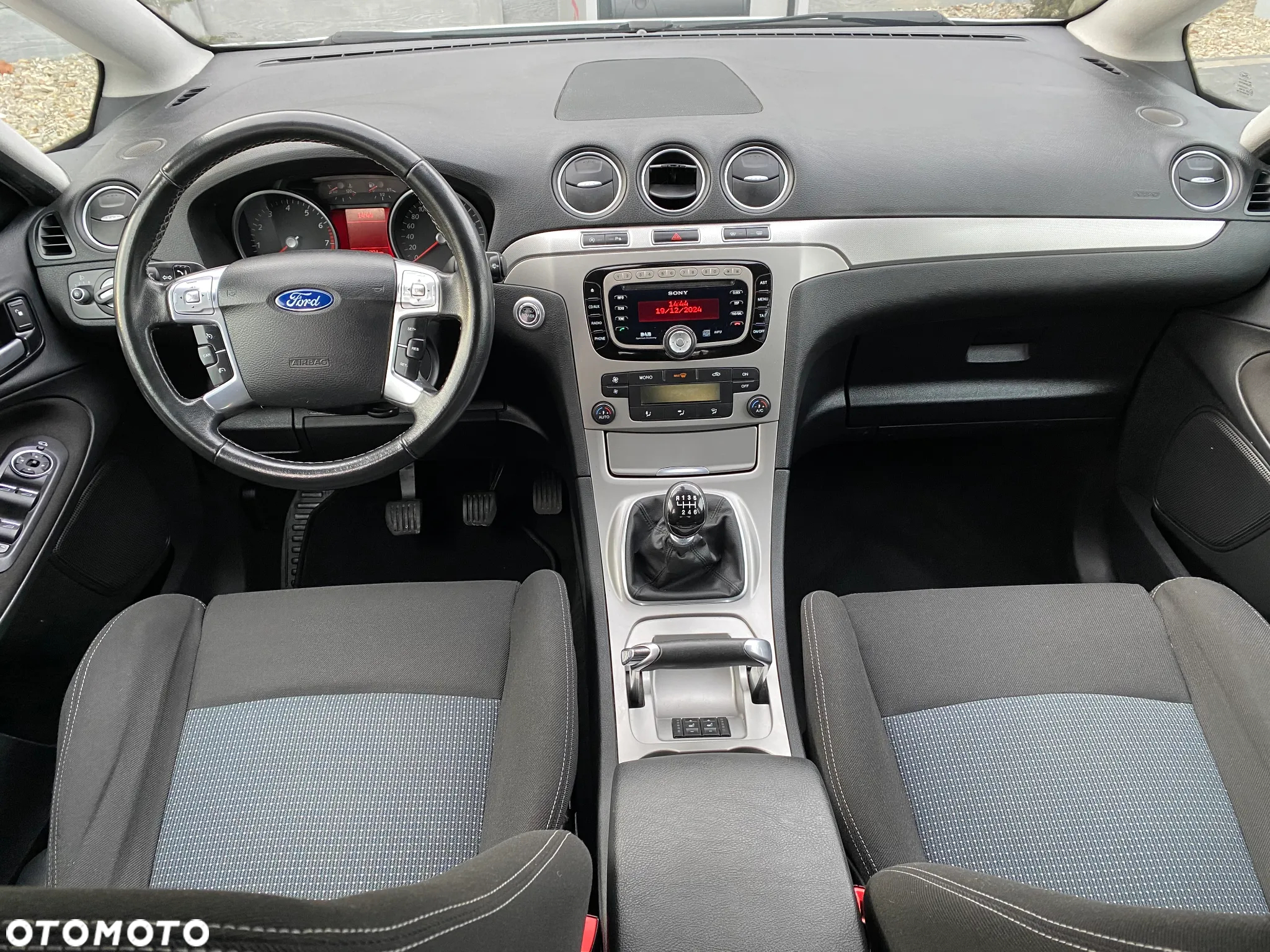 Ford S-Max - 22