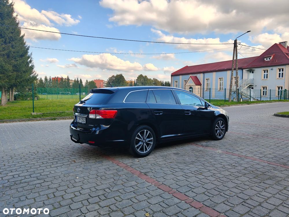 Toyota Avensis Combi 1.8 Executive - 29