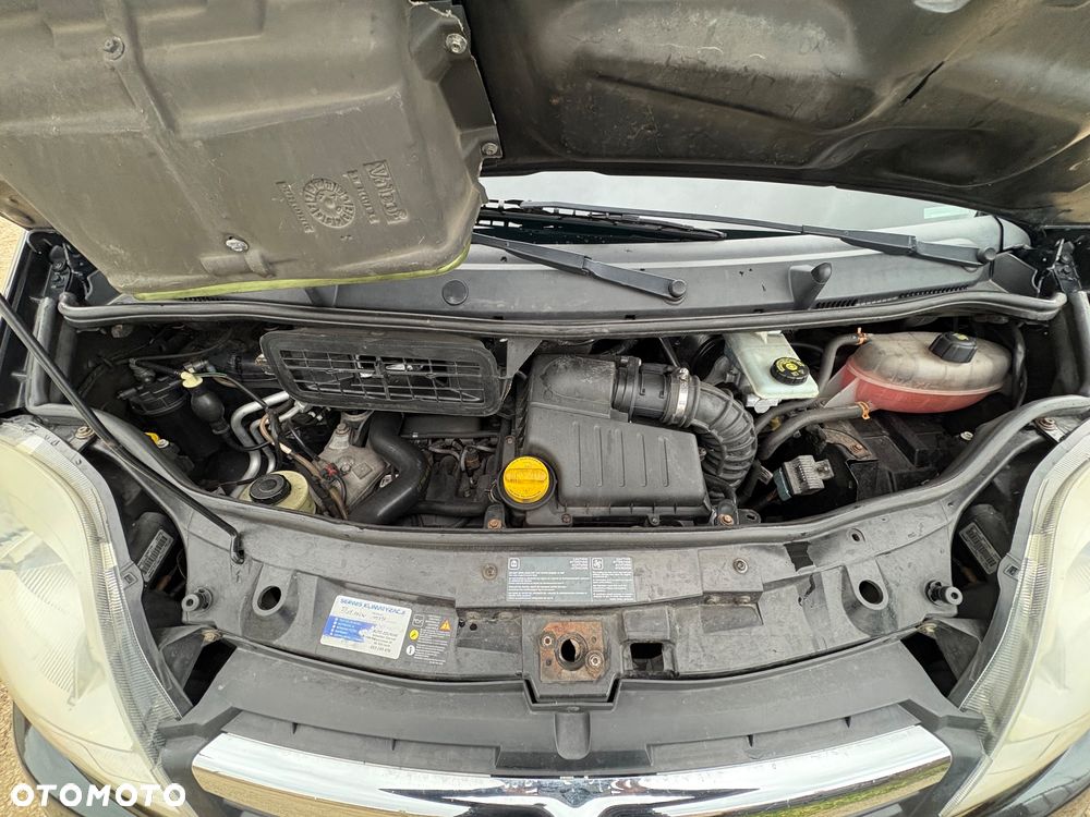 Opel Vivaro L2H1 2.9t - 15