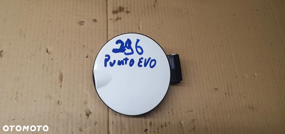 Klapka wlewu paliwa Fiat Punto Evo 296 - 3