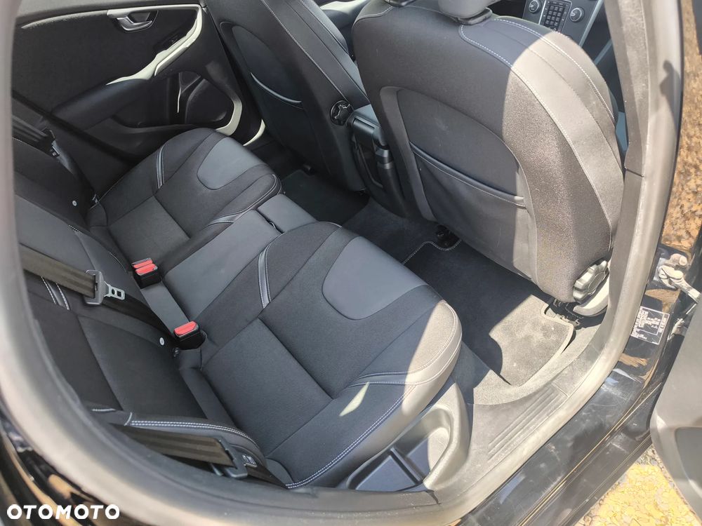 Volvo V40 - 13