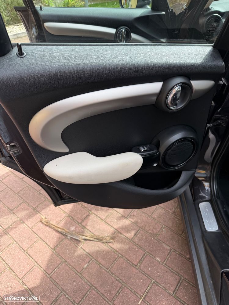 MINI 5 Portas Cooper D - 36