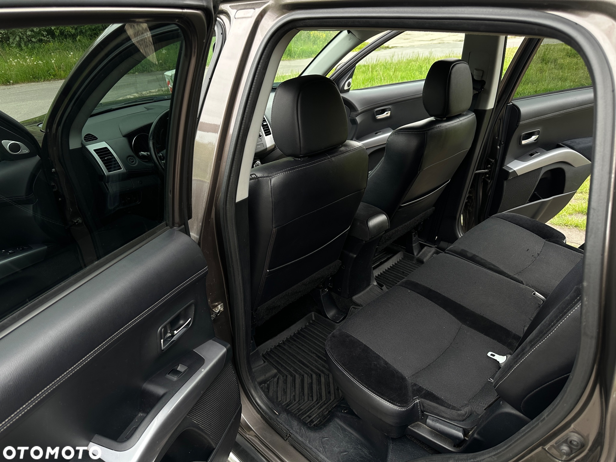 Mitsubishi Outlander 2.0 DID Intense + - 11