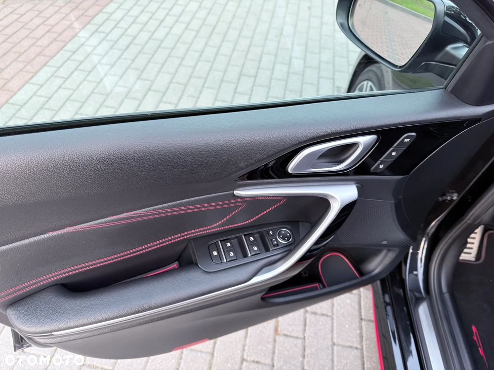 Kia ProCeed 1.6 T-GDI GT DCT - 19