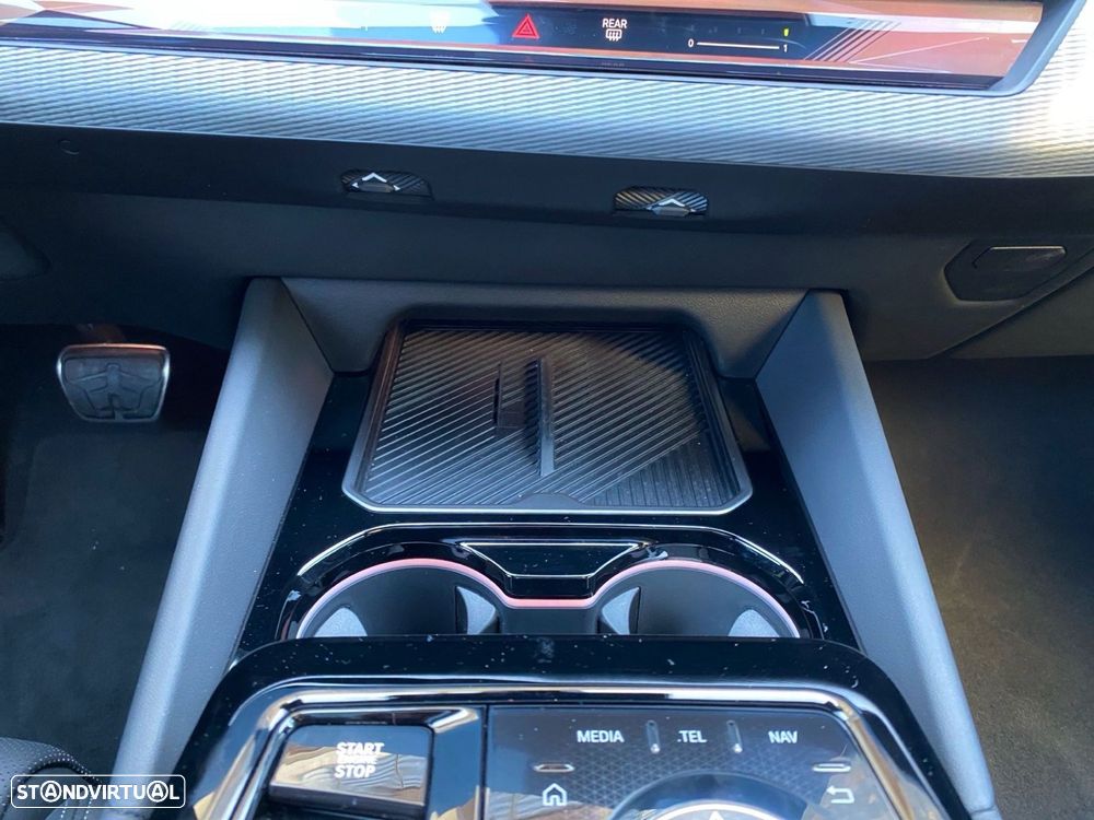 BMW 520 d Pack Desportivo M - 13