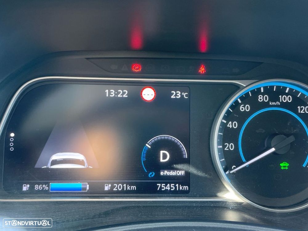 Nissan Leaf Tekna ProPilot Park - 3