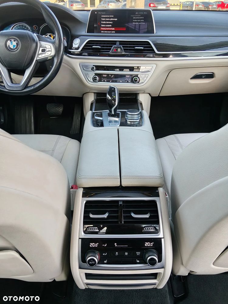 BMW Seria 7 740Li - 19
