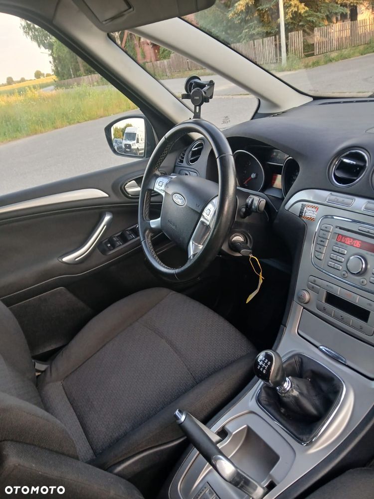 Ford Galaxy 2.0 TDCi DPF Ghia - 9