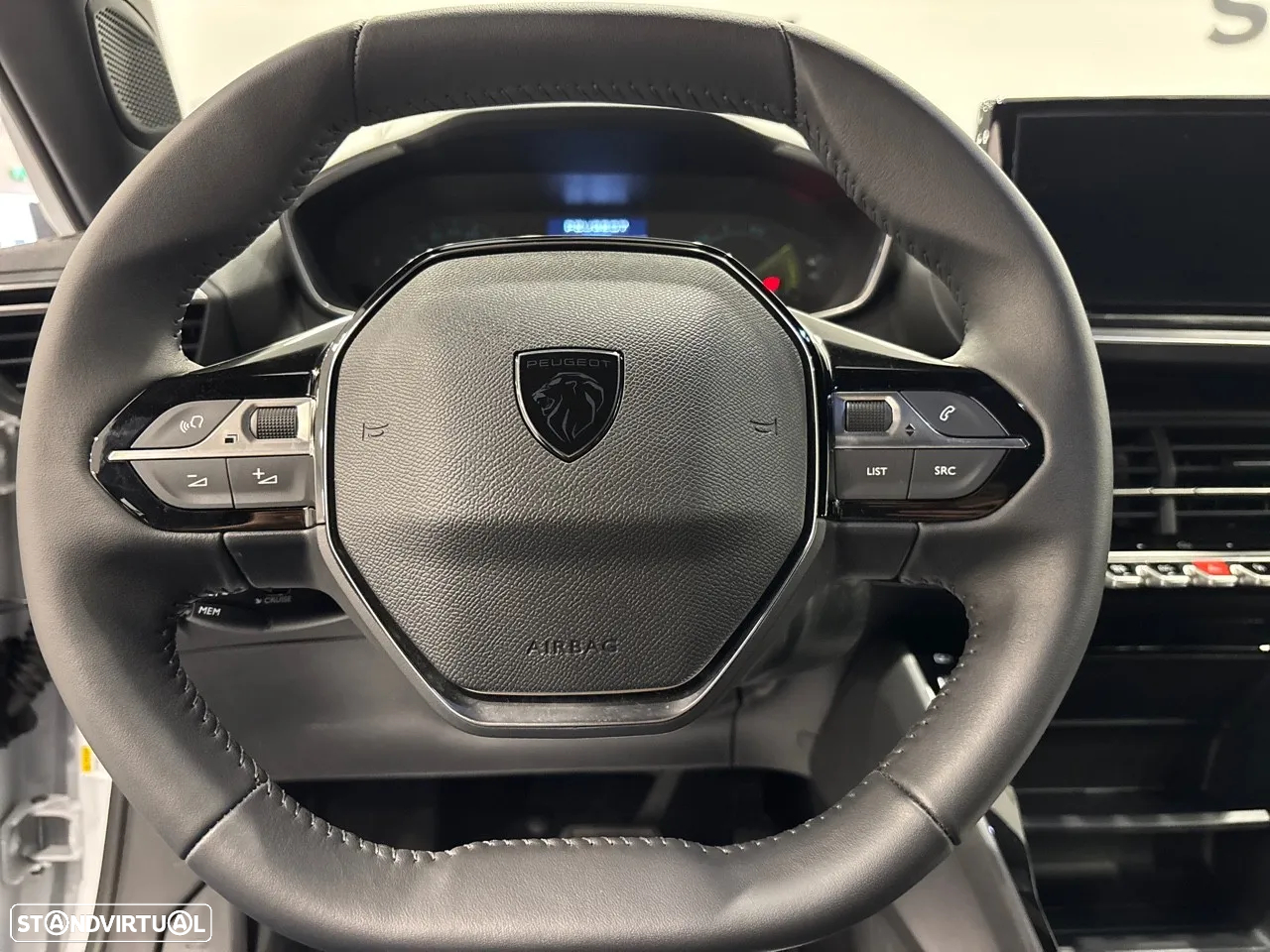 Peugeot e-2008 54 kWh Active - 11