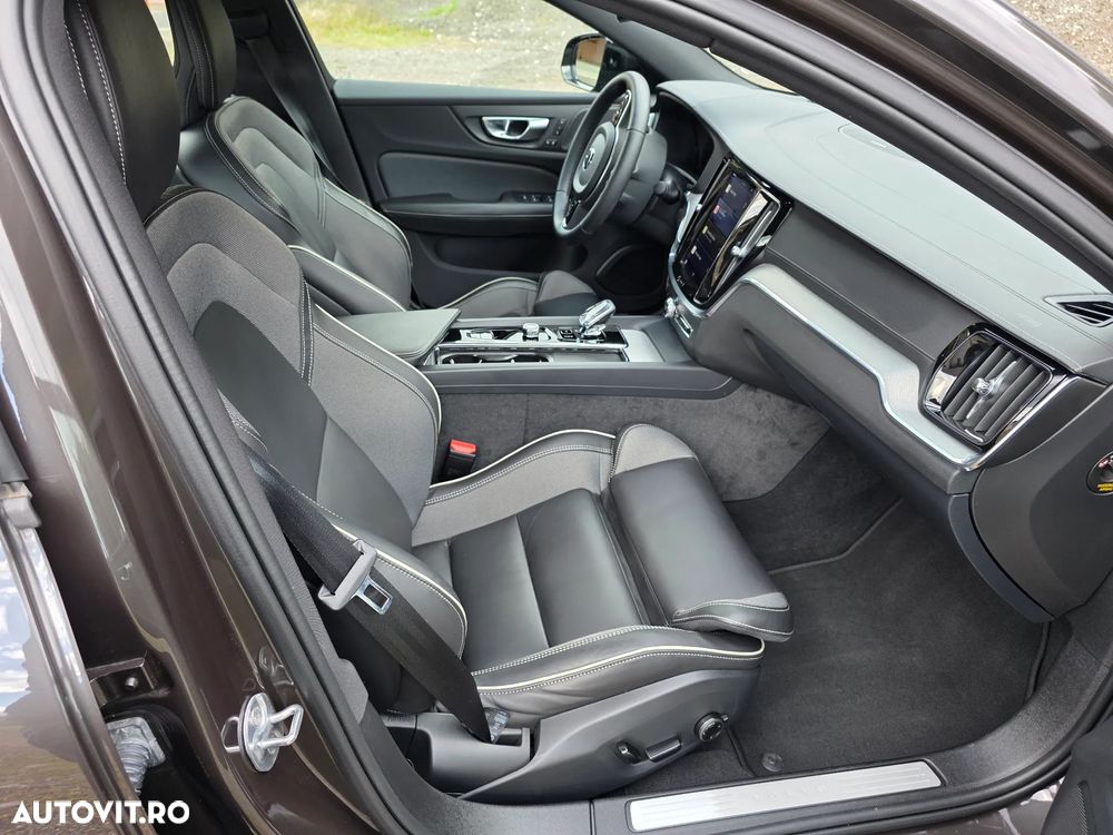 Volvo S60 B5 B AWD Ultimate Dark - 5