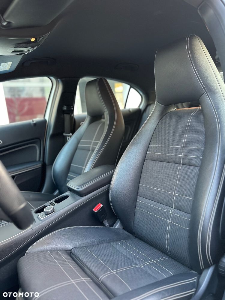 Mercedes-Benz Klasa A 180 7G-DCT SCORE - 36