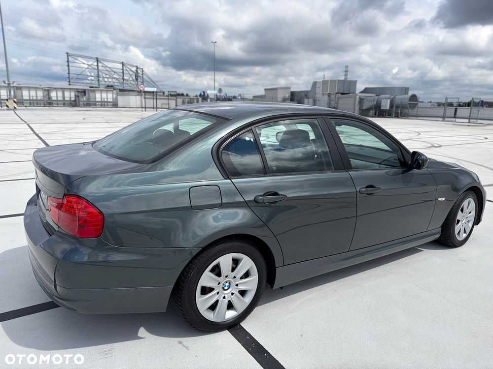 BMW Seria 3 318i - 35