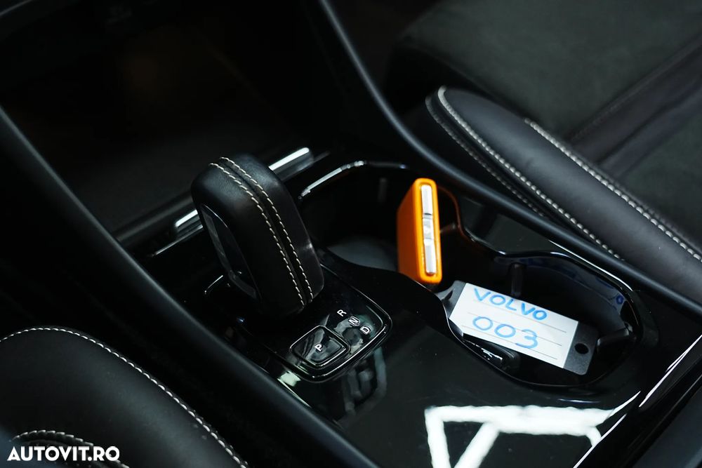 Volvo XC 40 P8 AWD Recharge RDesign - 36